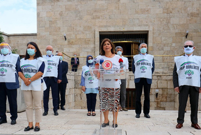 HDP de tartışmaya dahil oldu: Bizi bizsiz tartışamazlar - Resim: 0