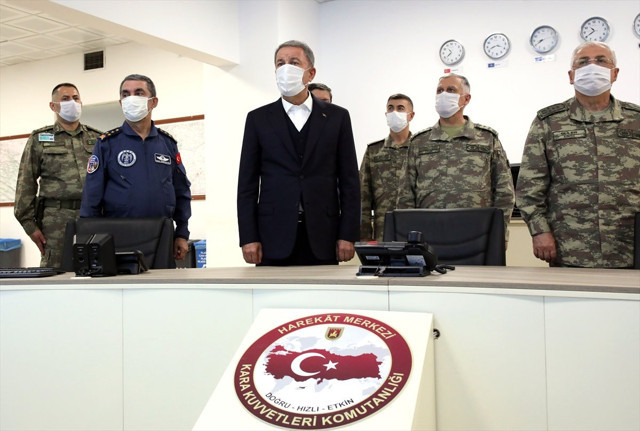 Son dakika Pençe-Kaplan Operasyonu'nda PKK'ya ait 500'den fazla hedef vuruldu - Resim: 0