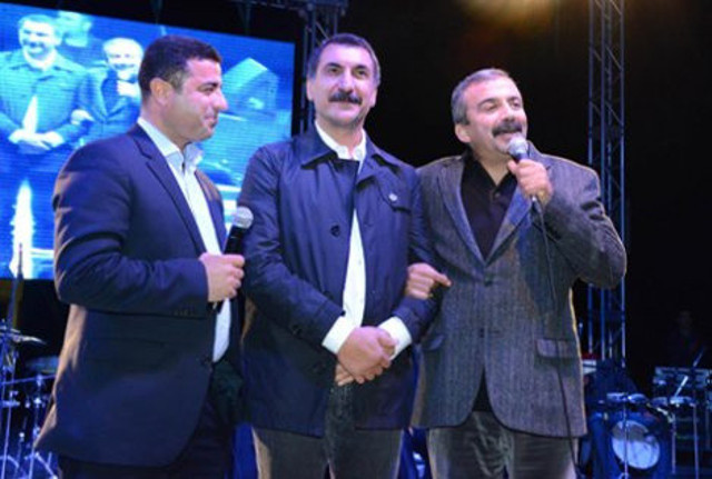 Cumhurbaşkanına hakaretten yargılanan Ferhat Tunç hakkında yakalama kararı - Resim: 1