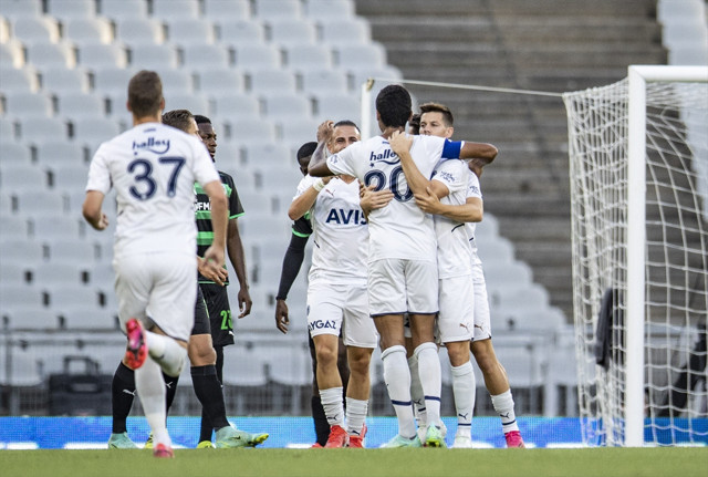 Fenerbahçe, Alman ekibi Greuther Fürth ile hazırlık maçında 3-2'lik galibiyet aldı - Resim: 0