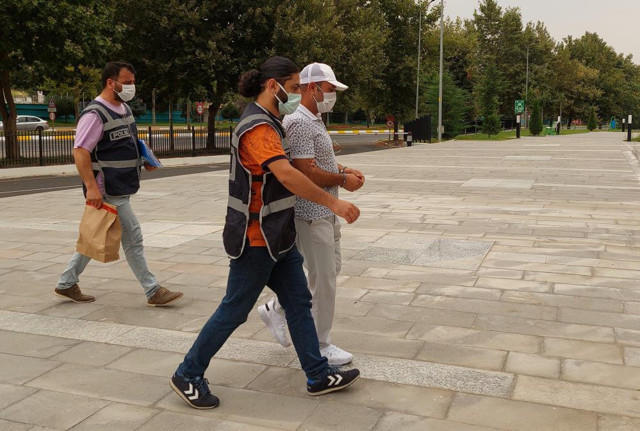 Tekirdağ'da barışma teklifi reddedilen eski koca, kadını kızının gözü önünde öldürdü - Resim: 0
