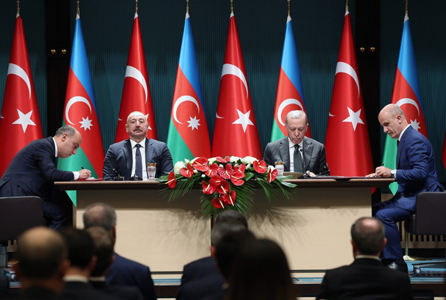 Cumhurbaşkanı Erdoğan ve Aliyev ortak basın toplantısında konuştu: Kalıcı barış için tarihi bir fırsat penceresi açıldı - Resim: 1