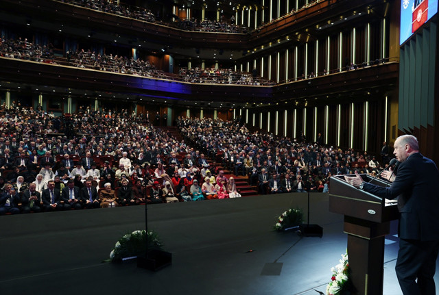 Cumhurbaşkanı Erdoğan: Soykırımcıların gözüne bakarak Gazze'nin evlatlarına sahip çıktık - Resim: 4