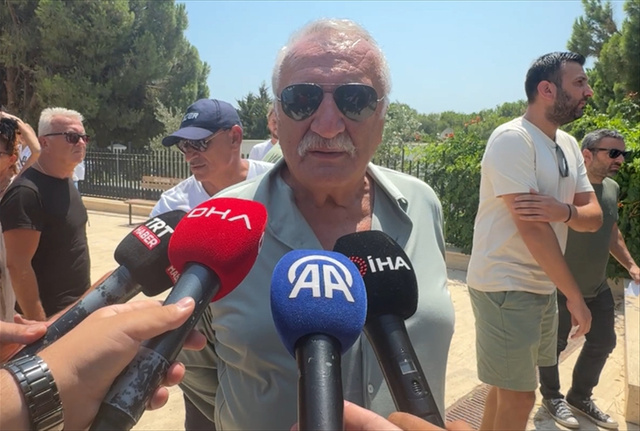 Spiker Ümit Aktan son yolculuğuna uğurlandı! Cenaze törenine ünlü isimler akın etti - Resim: 0