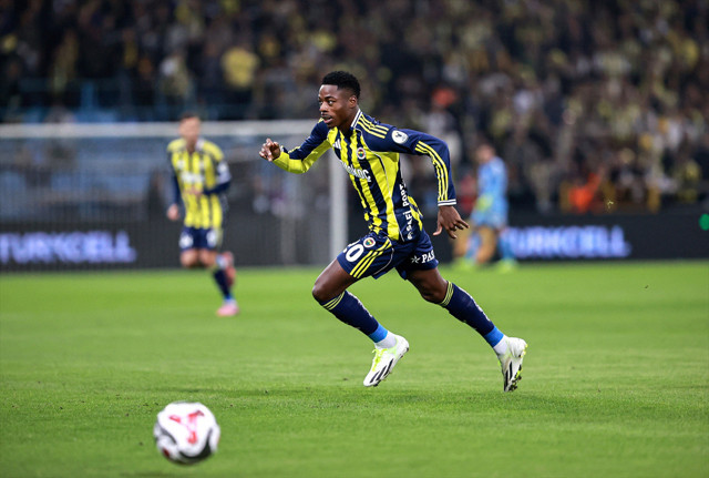 Anthony Musaba, galibiyetin ardından gözyaşlarını tutamadı - Resim: 0