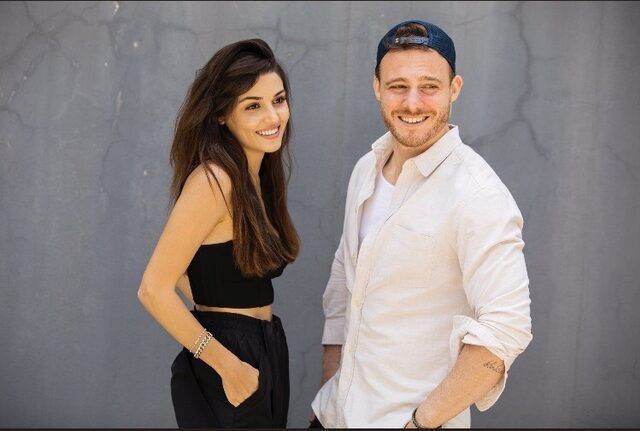 Arkadaşları paylaşınca ele verdi! Hande Erçel Kerem Bursin fotoğrafındaki detay olay oldu - Resim: 3