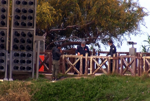 Antalya'da 40 metrede intihara kalkıştı vazgeçmek için polisten içki istedi - Resim: 0