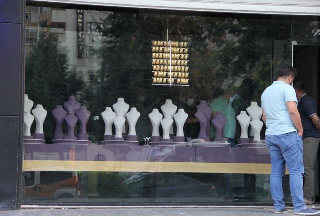 Diyarbakır'da 300 milyon TL’lik vurgun yapan kuyumcu ortadan kayboldu - Resim: 0