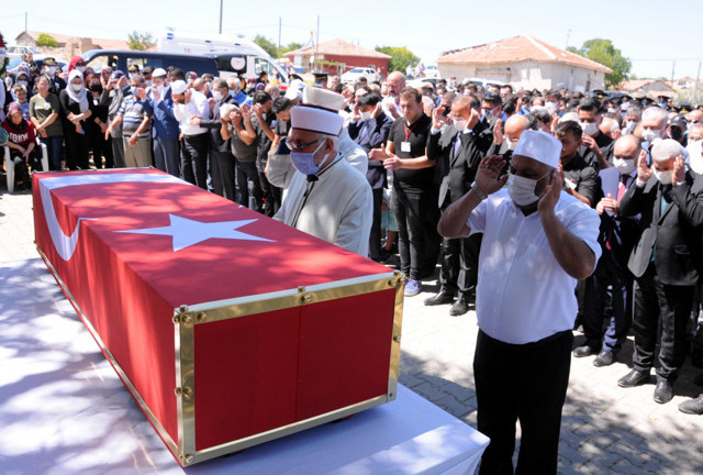 Kuzey Irak Şehidi Astsubay Yılmaz Tuncer Kırşehir'de son yolculuğuna uğurlandı - Resim: 1