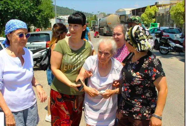 Fatma Girik annesi kaç yaşında Münevver Girik kimdir son hali - Resim: 0