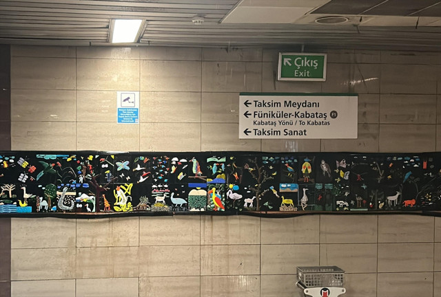 Taksim Meydanı'nda patlayan borudan fışkıran su metro istasyonuna aktı - Resim: 1