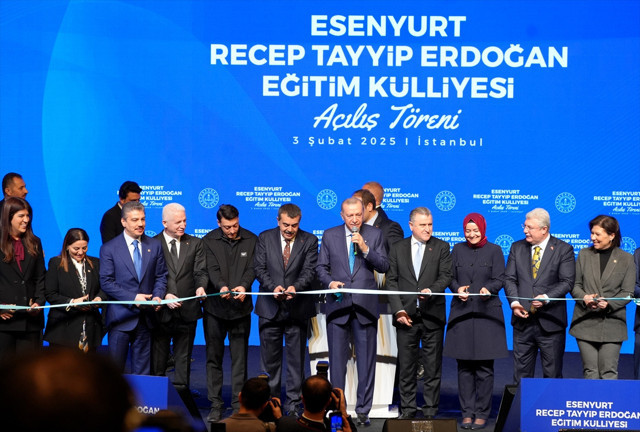 Cumhurbaşkanı Erdoğan duyurdu: 2025 yılında 1381 engelli öğretmenin ataması yapılacak - Resim: 2