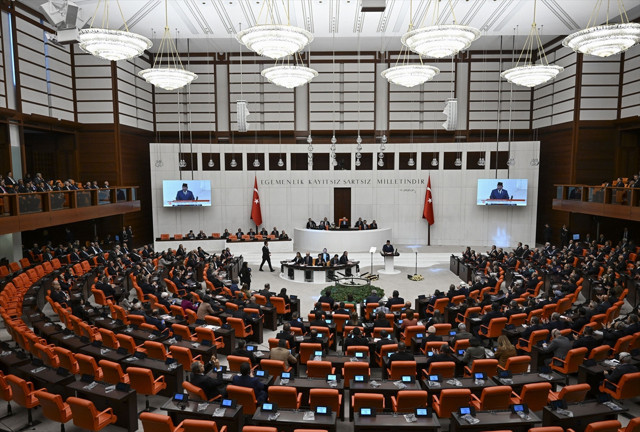 Endonezya Cumhurbaşkanı Türkiye hayranı çıktı! Evinde ve ofisinde Türk liderin heykeli var - Resim: 2