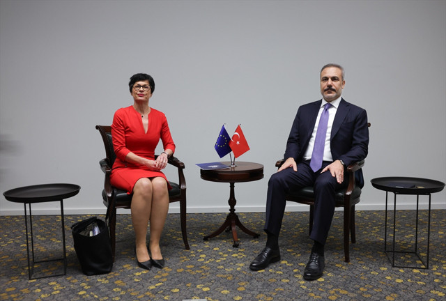 Dışişleri Bakanı Fidan, Lüksemburg'da Fransız mevkidaşı Barrot ile görüştü - Resim: 0