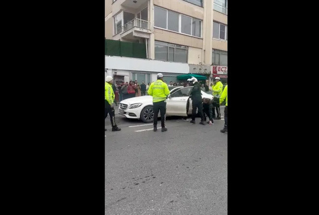 Beşiktaş sahilde araç içinde dans eden trafiği felç eden genç kadınla ilgili gerçek ortaya çıktı - Resim: 0