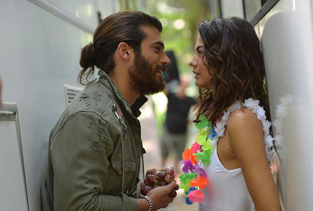 Erkenci Kuş oyuncusundan kafaları karıştıran paylaşım!  - Resim: 4