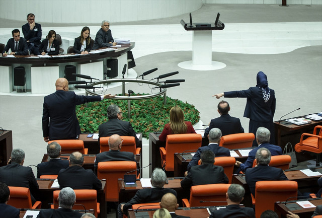 TBMM'de İkinci Ecevit Kavakçı vakası! CHP'li Engin Özkoç'tan skandal sözler - Resim: 0
