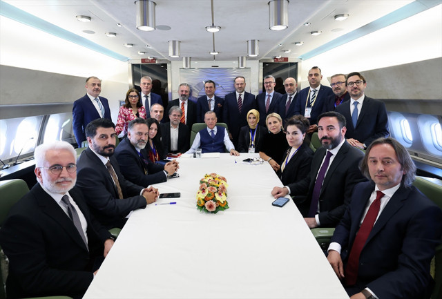 Cumhurbaşkanı Erdoğan uçakta gazetecilerin sorularını yanıtladı! Flaş asgari ücret ve enflasyon mesajı - Resim: 0