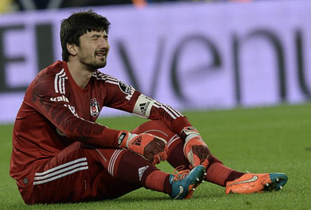 Eğlence mekanı karıştı! Tolga Zengin kavga ettiği kişinin kaşını yardı! Kavganın sebebi... - Resim: 0