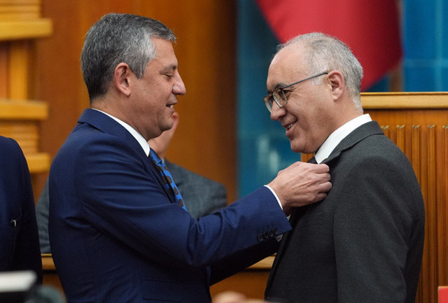 CHP lideri Özgür Özel'den Bahçeli'nin 'TRT' çıkışına yanıt - Resim: 0