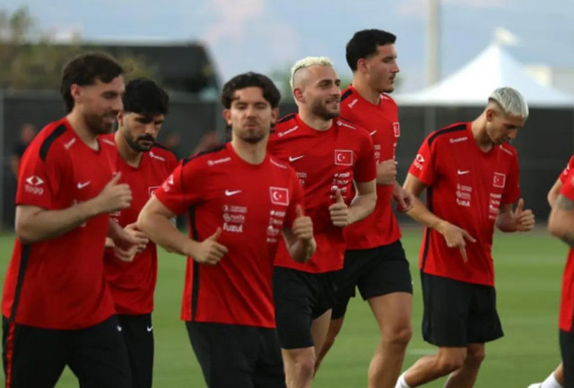 Merih Demiral ve Eren Elmalı'dan sürpriz değişim! Yeni imajlarına bakın - Resim: 0