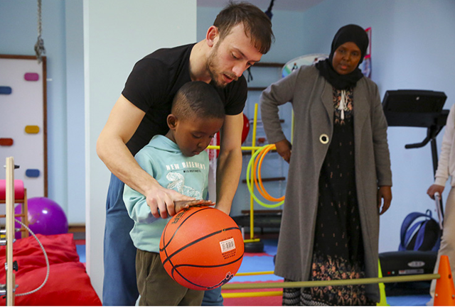 Otizmli oğlu için Somalili anne şifayı Türkiye'de buldu - Resim: 0