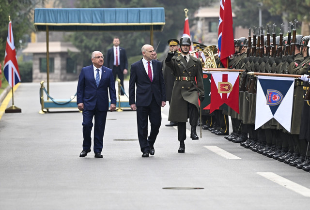 Milli Savunma Bakanı Güler, Birleşik Krallık Savunma Bakanı Healey ile görüştü - Resim: 0