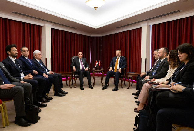 Dışişleri Bakanı Fidan, Irak Başbakan Yardımcısı ve Dışişleri Bakanı Hüseyin ile görüştü - Resim: 0