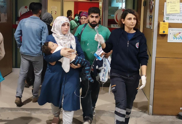 Suriyeli çocuk su şişesindeki çamaşır suyu içti! Durumu kritik - Resim: 0