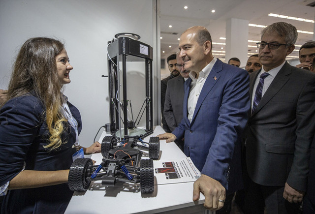 İçişleri Bakanı Süleyman Soylu rest çekti Biz kimsenin DEAŞ mensubunun oteli değiliz - Resim: 0