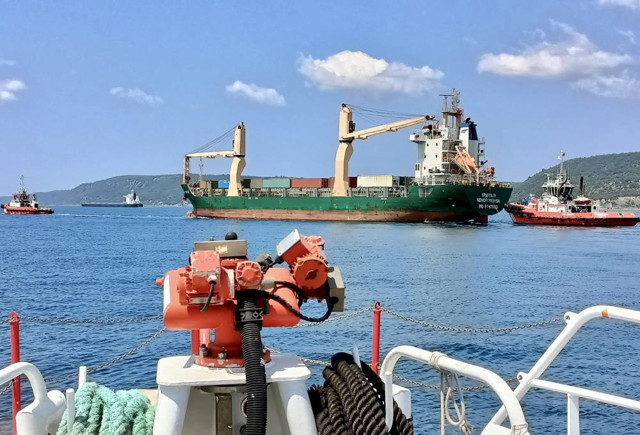 Çanakkale Boğazı’nda genel kargo gemisi makine arızası yaptı - Resim: 1