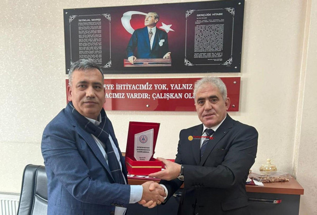 Ata Ortaokulu, Osman Nuri Bakırcı için şiir yarışması düzenledi - Resim: 1