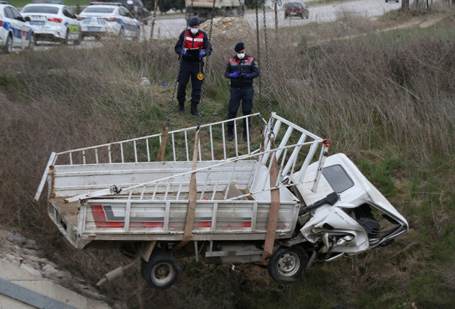 Çanakkale'de çalıntı araçla kaza yapan kişi öldü - Resim: 0