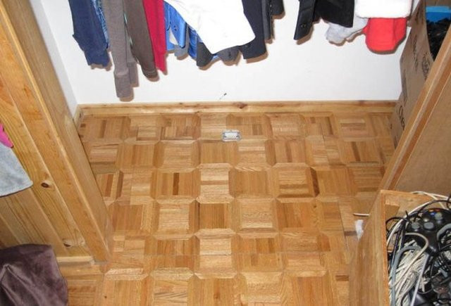 Yeni taşındıkları evde gizli bölme buldular öyle bir şeyle karşılaştılar ki! - Resim: 1