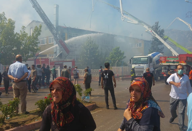 Konya'yı korkutan yangın! Silah fabrikası patlayarak yanıyor - Resim: 0