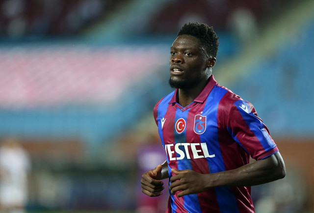 Ekuban, Genoa'ya transfer oluyor! Trabzonspor'dan KAP bildirisi - Resim: 0