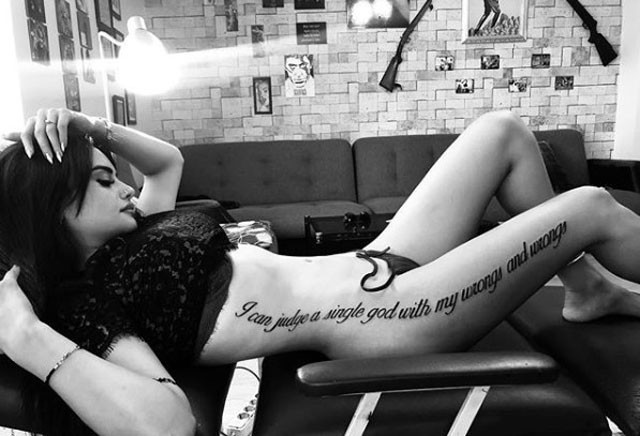 Naz Mila'nın dövme yeri pes dedirtti! Yarı çıplak pozlar - Resim: 4