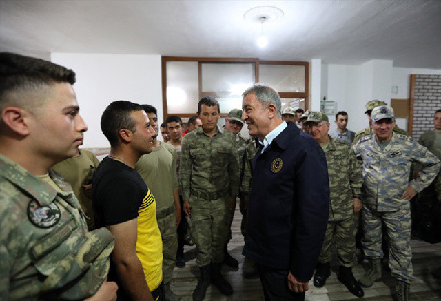 Bakan Hulusi Akar Akit TV'deki o isme tepki gösterdi kimsenin haddi değil - Resim: 0