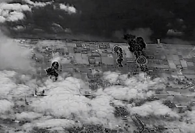 İsrail Gazze'ye saldırısını sürdürüyor! Ölenlerin sayısı hızla artıyor aileler okullara sığındı - Resim: 1