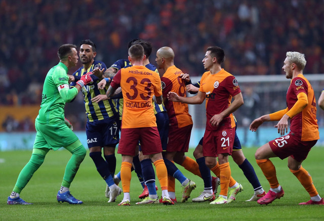 Galatasaray Fenerbahçe maçı golleri ve geniş özeti - Resim: 0