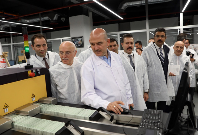 Bakan Soylu detayları açıkladı! Yerli ve milli pasaportun üretimi başladı - Resim: 1