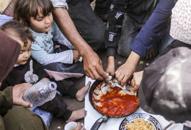 Gazze'de İsrail ordusunun bıraktığı konserveler 15 çocuk ve bir kadını zehirledi - Resim: 0