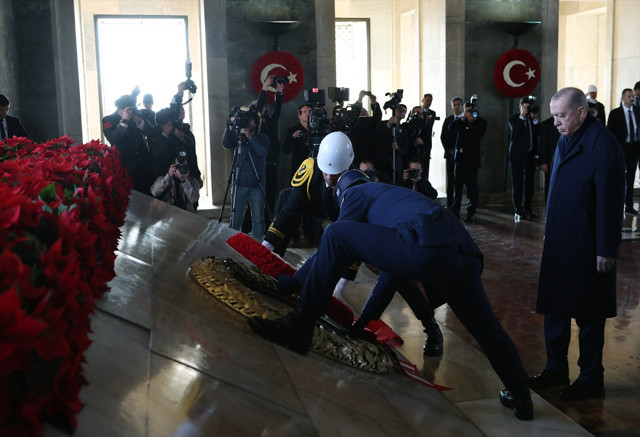 Devlet erkanı Anıtkabir'de! Cumhurbaşkanı Erdoğan: Türkiye küresel bir güç olma yolunda - Resim: 2