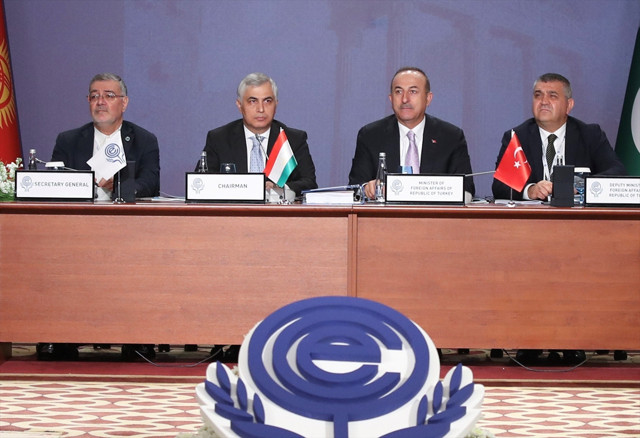 Bakan Mevlüt Çavuşoğlu'ndan Suriye'deki petrole göz diken ABD'ye sert tepki - Resim: 1