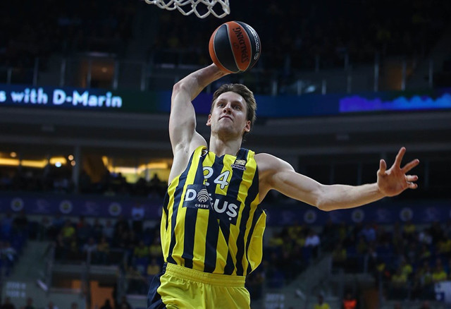 Fenerbahçe'de yaprak dökümü! O yıldız ayrılığın eşiğinde - Resim: 0