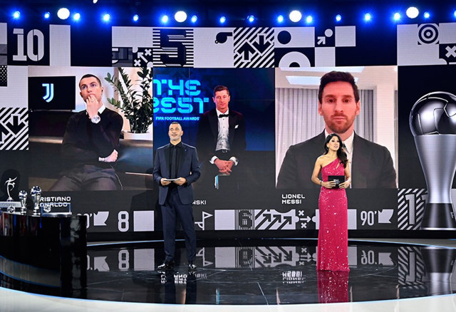 Yılın futbolcusu Lewandowski seçildi Ronaldo'nun bakışları olay oldu - Resim: 2