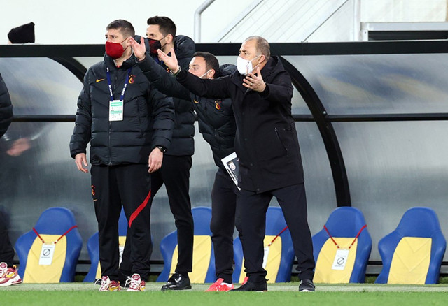 Fatih Terim, Ankaragücü yöneticileriyle tartıştı - Resim: 0
