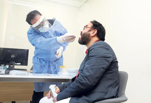 Tıp Bayramı'nda kahraman sağlık çalışanlarından 'salgın' mesajı! Tek başımıza mümkün değil - Resim: 1