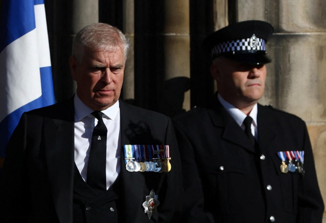 İngiltere'de Prens Harry ve Prens Andrew’e yasak getirildi! Giymeleri yasaklandı... - Resim: 2