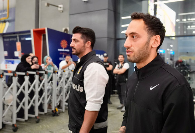 A Milli Futbol Takımı yurda döndü Cenk Tosun: Yaptıklarımız sadece fragmandı - Resim: 0